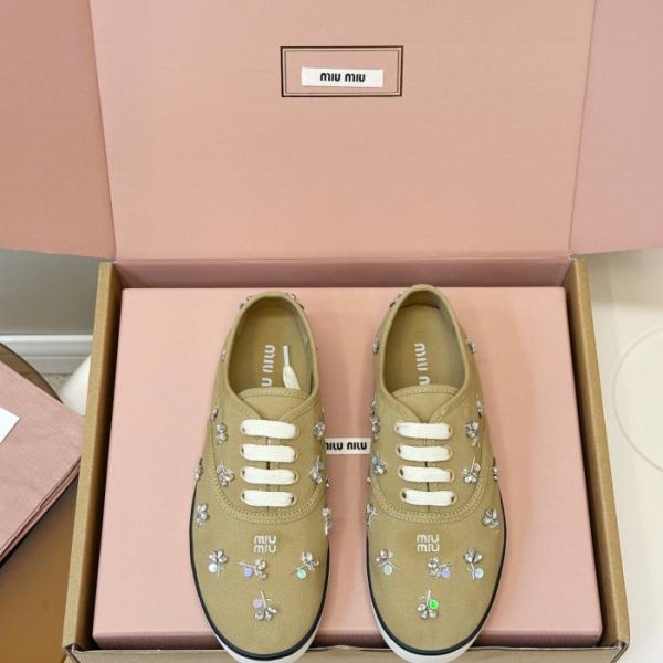 repliche,replica,perfette,siti di,affidabili,migliori siti,dove comprare,1:1,scarpe da ginnastica Nuove scarpe casual in tela con strass di MiuMiu (FR1IB)