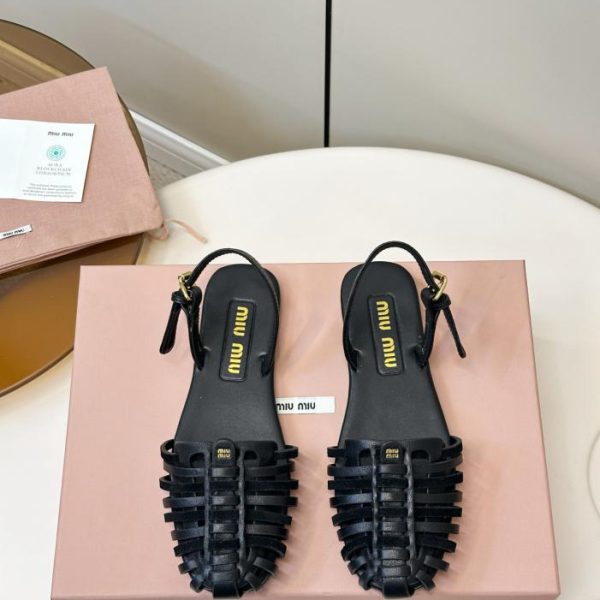 repliche,replica,perfette,siti di,affidabili,migliori siti,dove comprare,1:1,scarpe da ginnastica Sandali piatti traforati intrecciati MIUMIU (MCN8W)