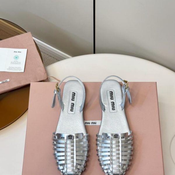 repliche,replica,perfette,siti di,affidabili,migliori siti,dove comprare,1:1,scarpe da ginnastica Sandali piatti traforati intrecciati MIUMIU (SOAQS)