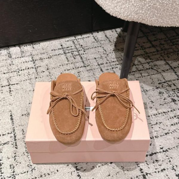 repliche,replica,perfette,siti di,affidabili,migliori siti,dove comprare,1:1,scarpe da ginnastica Nuova collezione autunno Miu Miu: mocassini con fiocco (MZ9SA)