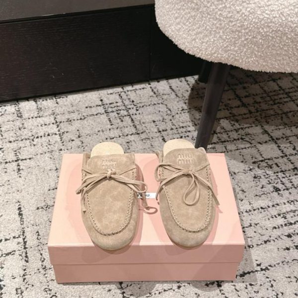 repliche,replica,perfette,siti di,affidabili,migliori siti,dove comprare,1:1,scarpe da ginnastica Nuova collezione autunno/inverno di mocassini Miu Miu: mocassini con fiocco (WUJ60)