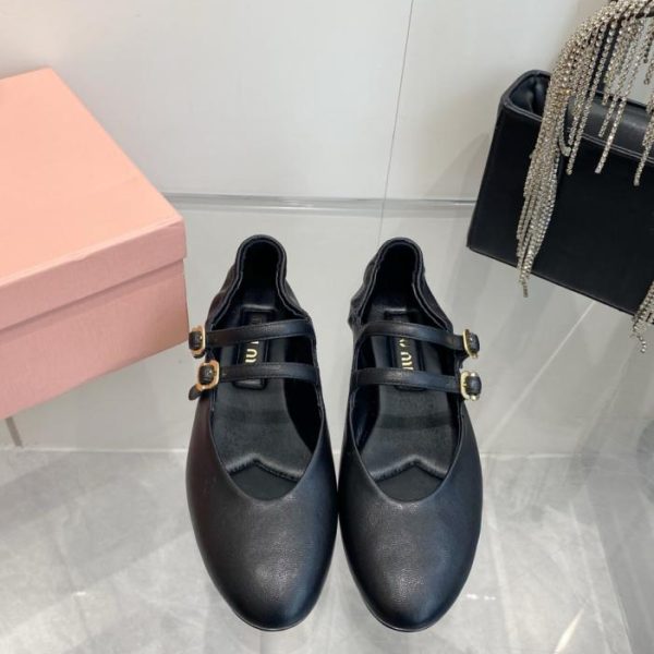 repliche,replica,perfette,siti di,affidabili,migliori siti,dove comprare,1:1,scarpe da ginnastica Sandali romani MiuMiu Primavera/Estate, la “scarpa a gabbia” (EVQO2)