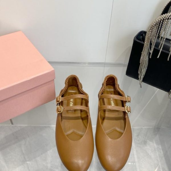 repliche,replica,perfette,siti di,affidabili,migliori siti,dove comprare,1:1,scarpe da ginnastica Sandali romani MiuMiu della sfilata Primavera/Estate (TW8FO)