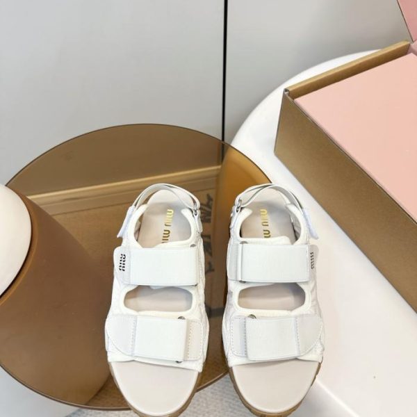 repliche,replica,perfette,siti di,affidabili,migliori siti,dove comprare,1:1,scarpe da ginnastica I nuovi sandali sportivi di Miu Miu (DTL8K)
