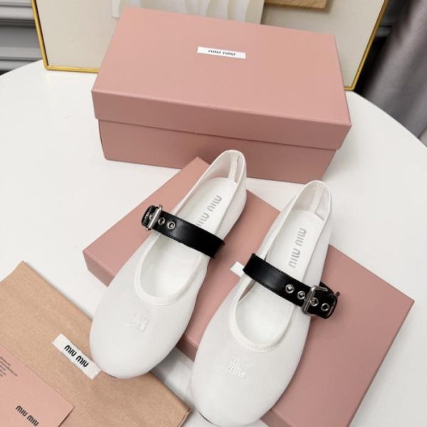 repliche,replica,perfette,siti di,affidabili,migliori siti,dove comprare,1:1,scarpe da ginnastica Scarpe da ballo Mary Jane in mesh, ultime novità della passerella di Miu Miu (L30DU)