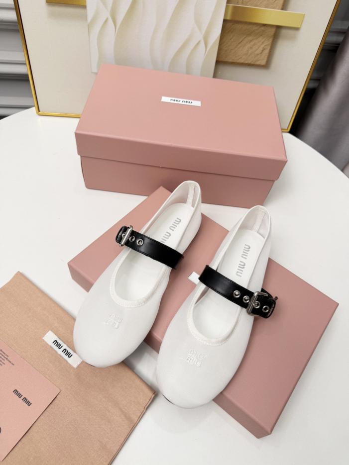 repliche,replica,perfette,siti di,affidabili,migliori siti,dove comprare,1:1,scarpe da ginnastica Scarpe da ballo Mary Jane in mesh, ultime novità della passerella di Miu Miu (L30DU) repliche,replica,perfette,siti di,affidabili,migliori siti,dove comprare,1:1,scarpe da ginnastica Scarpe da ballo Mary Jane in mesh, ultime novità della passerella di Miu Miu (L30DU)