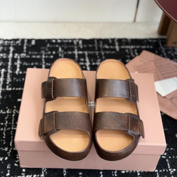 repliche,replica,perfette,siti di,affidabili,migliori siti,dove comprare,1:1,scarpe da ginnastica Nuovi arrivi primavera/estate Miu Miu: sandali da spiaggia con plateau e doppio cinturino (YW0SS)