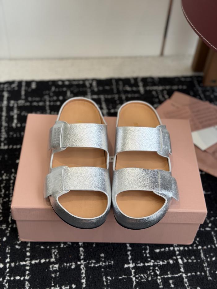 repliche,replica,perfette,siti di,affidabili,migliori siti,dove comprare,1:1,scarpe da ginnastica Nuova collezione primavera/estate Miu Miu: sandali da spiaggia con plateau e doppio cinturino (ZVD4E) repliche,replica,perfette,siti di,affidabili,migliori siti,dove comprare,1:1,scarpe da ginnastica Nuova collezione primavera/estate Miu Miu: sandali da spiaggia con plateau e doppio cinturino (ZVD4E)