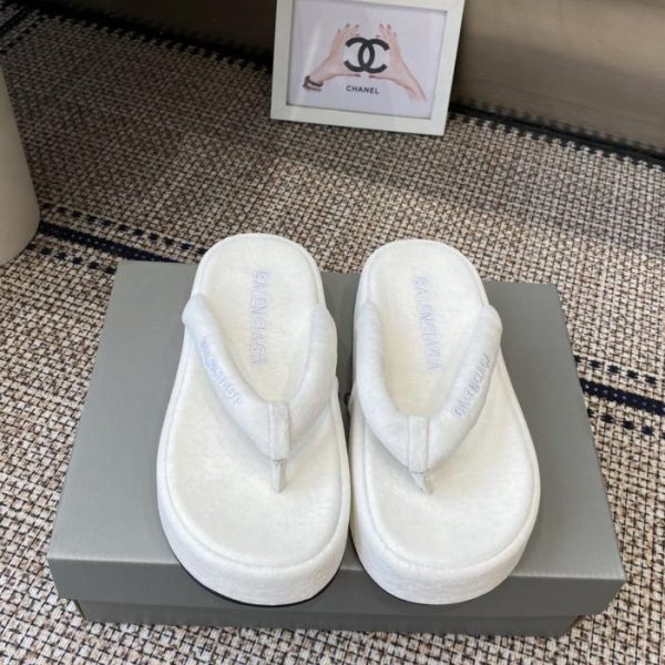 repliche,replica,perfette,siti di,affidabili,migliori siti,dove comprare,1:1,scarpe da ginnastica Balenciaga Nuovi arrivi estivi: infradito (YIGYX)