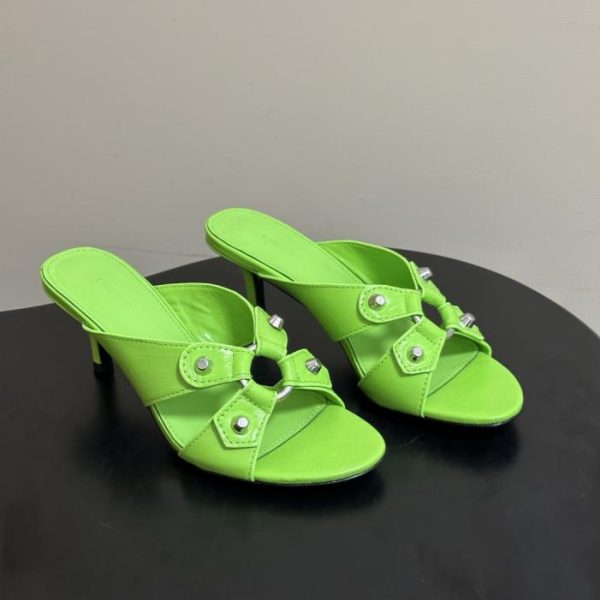 Balenciaga Primavera/Estate, Nuovi Arrivi: Sandali con tacco alto stile biker punk con rivetti in metallo (4ZA09)