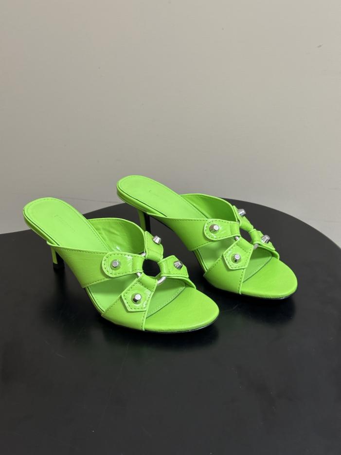 repliche,replica,perfette,siti di,affidabili,migliori siti,dove comprare,1:1,scarpe da ginnastica Balenciaga Primavera/Estate, Nuovi Arrivi: Sandali con tacco alto stile biker punk con rivetti in metallo (4ZA09) repliche,replica,perfette,siti di,affidabili,migliori siti,dove comprare,1:1,scarpe da ginnastica Balenciaga Primavera/Estate, Nuovi Arrivi: Sandali con tacco alto stile biker punk con rivetti in metallo (4ZA09)