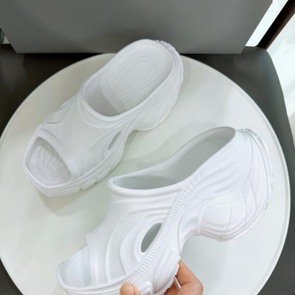 repliche,replica,perfette,siti di,affidabili,migliori siti,dove comprare,1:1,scarpe da ginnastica Sandali con plateau Balenciaga Pool Crocs Collaboration (93TYC)