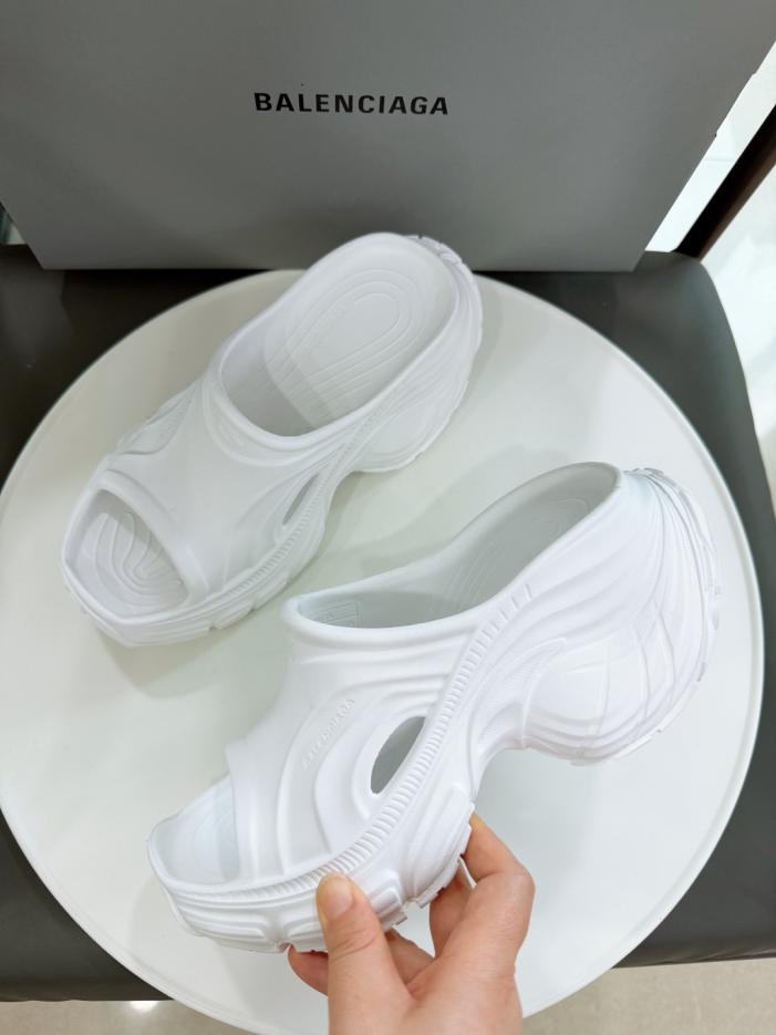 repliche,replica,perfette,siti di,affidabili,migliori siti,dove comprare,1:1,scarpe da ginnastica Sandali con plateau Balenciaga Pool Crocs Collaboration (93TYC) repliche,replica,perfette,siti di,affidabili,migliori siti,dove comprare,1:1,scarpe da ginnastica Sandali con plateau Balenciaga Pool Crocs Collaboration (93TYC)