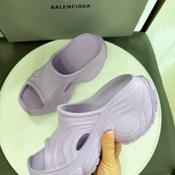 Sandali con plateau Balenciaga Pool Crocs (IBT6J)