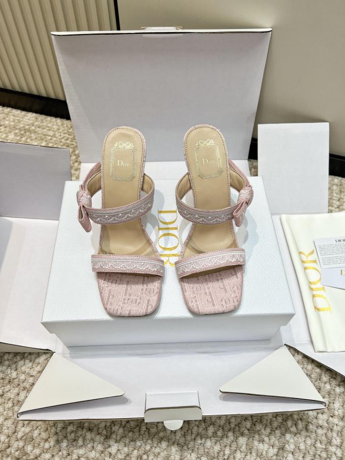 repliche,replica,perfette,siti di,affidabili,migliori siti,dove comprare,1:1,scarpe da ginnastica Nuovo arrivo Dior Primavera: pantofole con tacco alto, punta quadrata e lacci con fiocco (MQX56) repliche,replica,perfette,siti di,affidabili,migliori siti,dove comprare,1:1,scarpe da ginnastica Nuovo arrivo Dior Primavera: pantofole con tacco alto, punta quadrata e lacci con fiocco (MQX56)