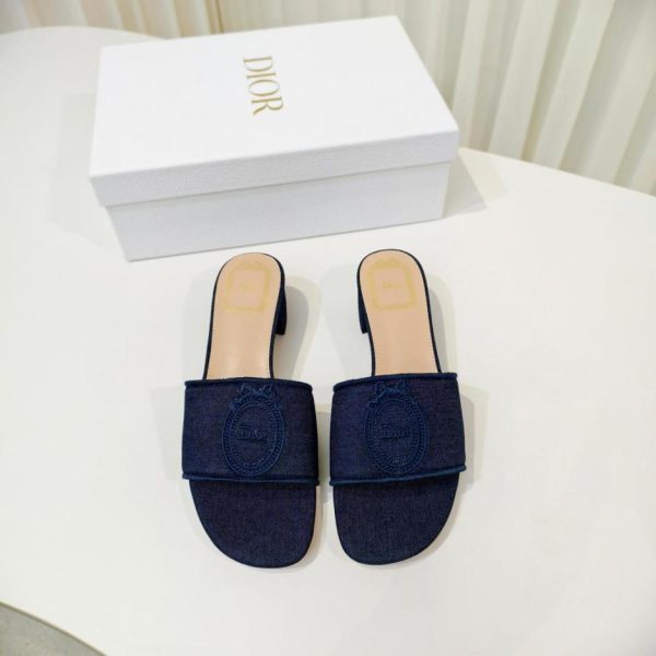 Sandali con tacco grosso e ricamo CD in denim di Dior (DZ81E)
