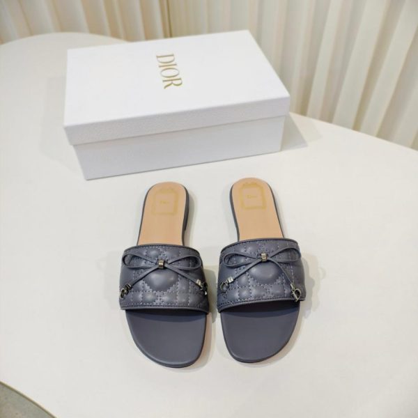 I nuovi sandali con fiocco e motivo cannage di Dior (321HV)