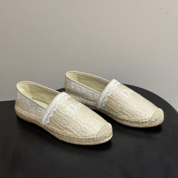 Espadrillas Granville di Dior, nuova colorazione per la primavera, con ricamo del logo CD (8XRD1)