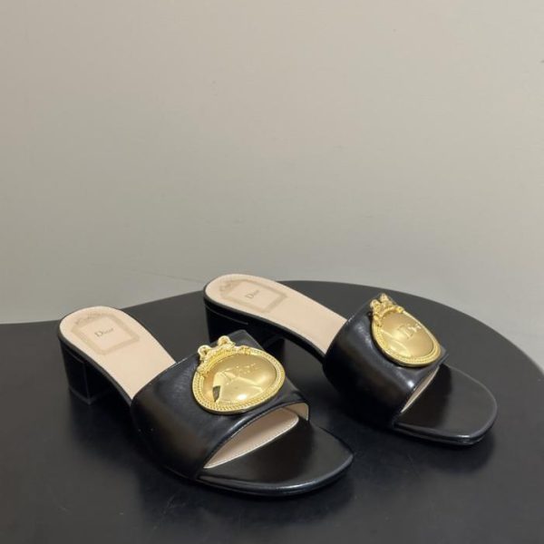 repliche,replica,perfette,siti di,affidabili,migliori siti,dove comprare,1:1,scarpe da ginnastica Nuovi sandali Dior D-Club Retro CD Logo con fibbia in metallo, collezione Primavera/Estate (YCXFT)