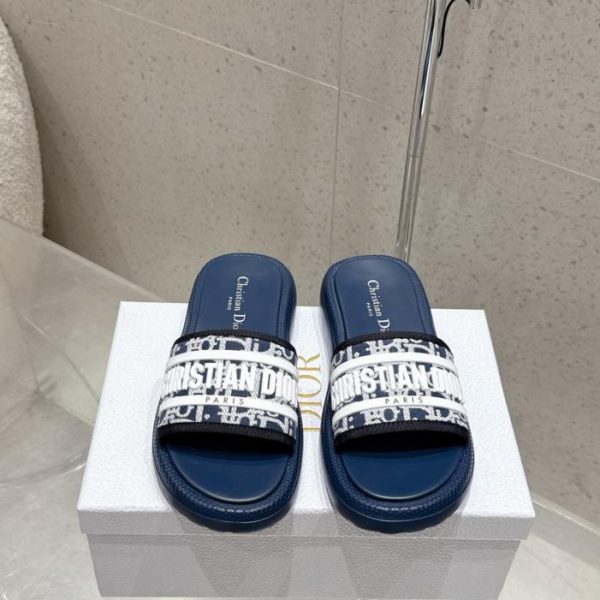 repliche,replica,perfette,siti di,affidabili,migliori siti,dove comprare,1:1,scarpe da ginnastica I nuovi sandali da spiaggia con plateau di Dior (WW6O8)