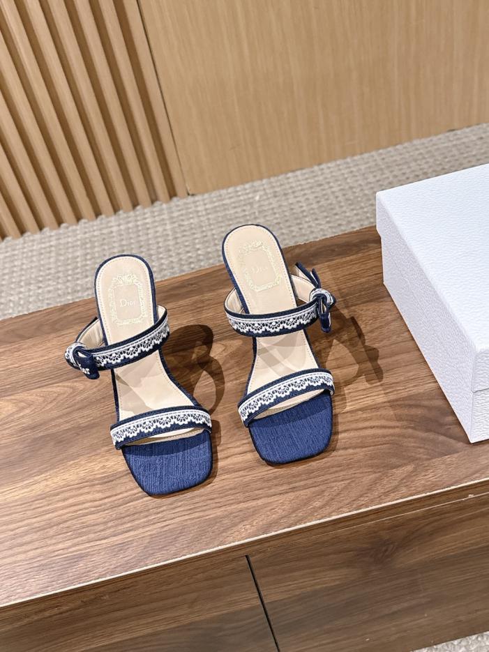 repliche,replica,perfette,siti di,affidabili,migliori siti,dove comprare,1:1,scarpe da ginnastica Sandali con tacco alto e punta quadrata, allacciati, nuovi arrivi primavera di Christian Dior (QV9TG)