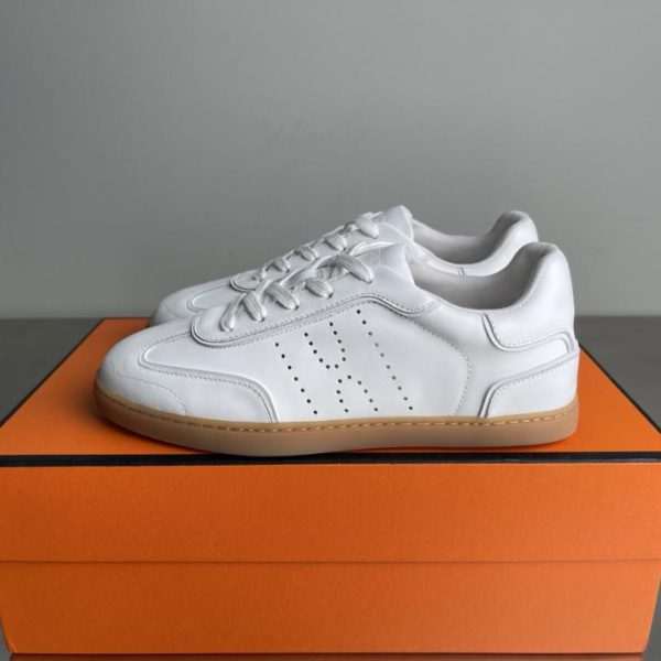 repliche,replica,perfette,siti di,affidabili,migliori siti,dove comprare,1:1,scarpe da ginnastica Nuova collezione di sneakers Hermes Primavera/Estate: Sneakers casual stringate, scarpe da allenamento tedesche, sneakers basse bianche, modello per coppie (MAEGF)
