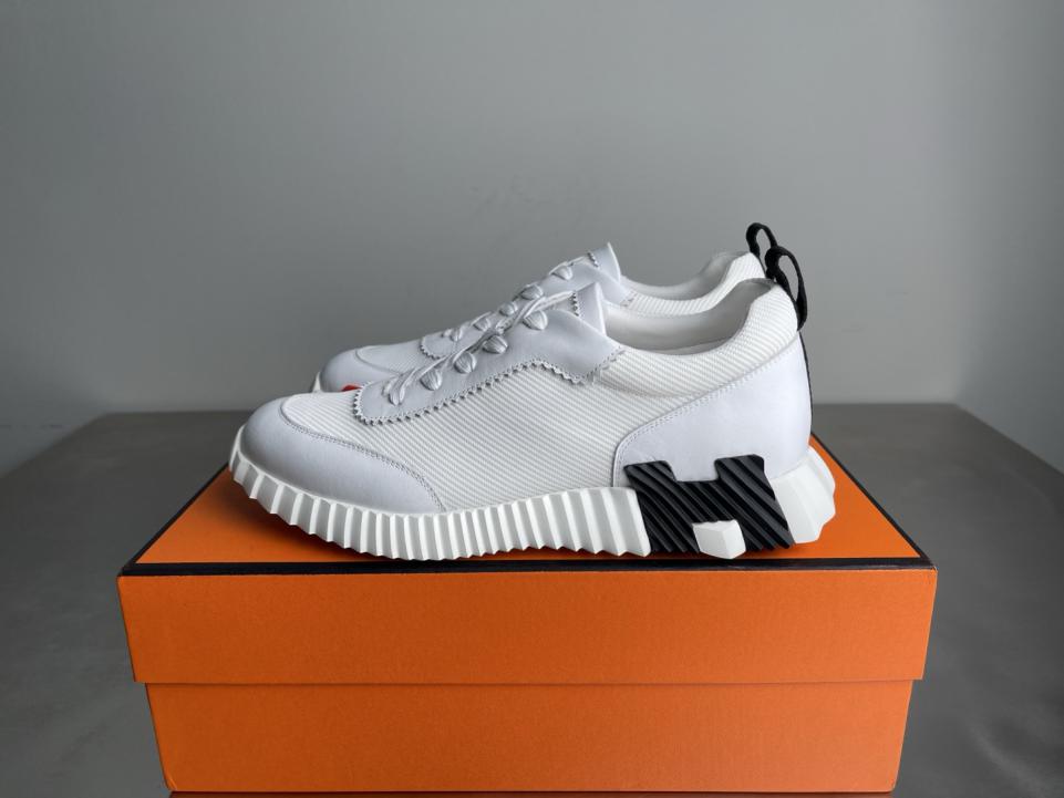 repliche,replica,perfette,siti di,affidabili,migliori siti,dove comprare,1:1,scarpe da ginnastica Sneakers casual classiche da coppia di Hermès, modello X39WO. repliche,replica,perfette,siti di,affidabili,migliori siti,dove comprare,1:1,scarpe da ginnastica Sneakers casual classiche da coppia di Hermès, modello X39WO.