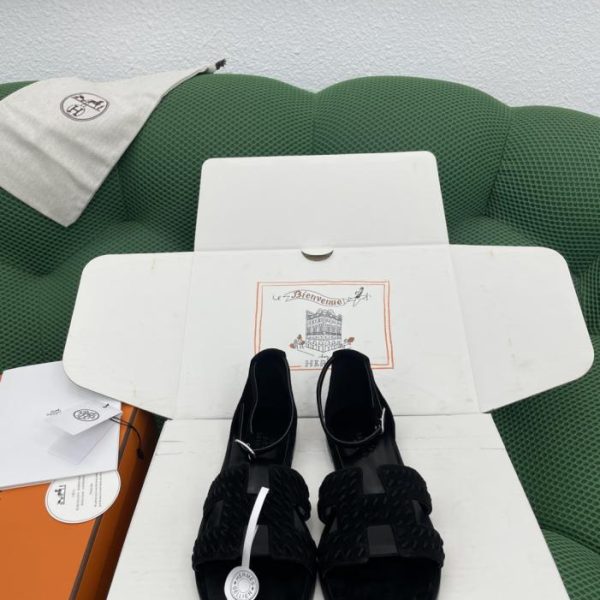 repliche,replica,perfette,siti di,affidabili,migliori siti,dove comprare,1:1,scarpe da ginnastica Nuovi colori primavera/estate Hermes: sandali da corsa bicolore Santorini classici (NOXTB)