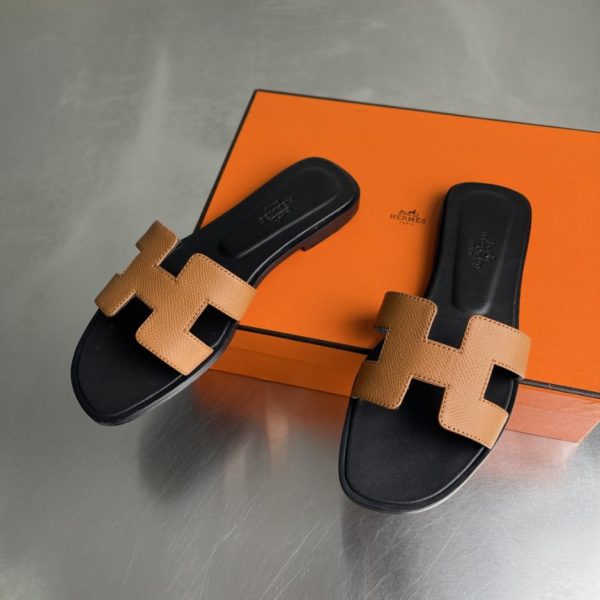repliche,replica,perfette,siti di,affidabili,migliori siti,dove comprare,1:1,scarpe da ginnastica Sandali piatti classici Hermès serie Oasis H, modello rinnovato (1KBBJ)
