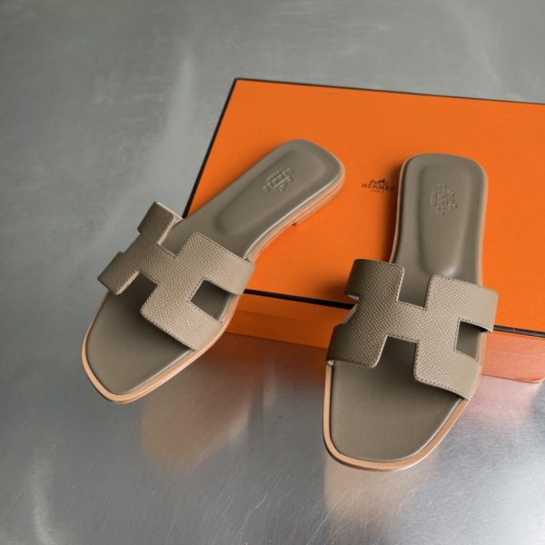 repliche,replica,perfette,siti di,affidabili,migliori siti,dove comprare,1:1,scarpe da ginnastica Sandali piatti classici Hermès serie Oasis H, modello rinnovato (8IDGW)