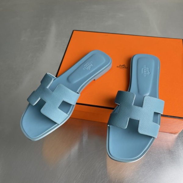 repliche,replica,perfette,siti di,affidabili,migliori siti,dove comprare,1:1,scarpe da ginnastica I sandali piatti classici della serie H Oasis di Hermès (G3E16) sono stati recentemente rinnovati.