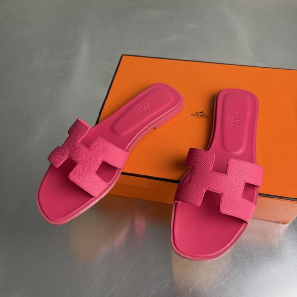 Sandali piatti classici Hermès serie Oasis H, modello recentemente rinnovato (OW7KF)