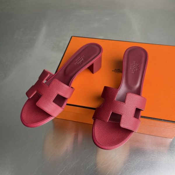 Sandali classici Hermès serie Oasis H, con tacco grosso, modello recentemente rinnovato (3DNH0)