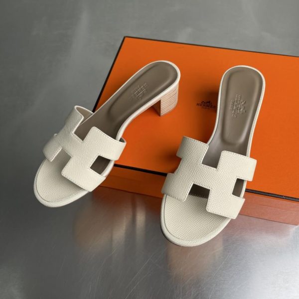 Sandali classici Hermès serie Oasis H, sandali con tacco grosso e cinturini, modello recentemente aggiornato (BSLS6)