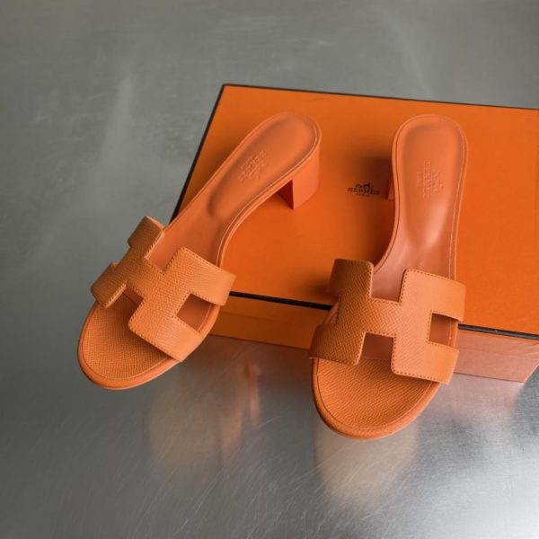 repliche,replica,perfette,siti di,affidabili,migliori siti,dove comprare,1:1,scarpe da ginnastica Sandali classici Hermès serie Oasis H, con tacco grosso, modello recentemente rinnovato (E9EL3)
