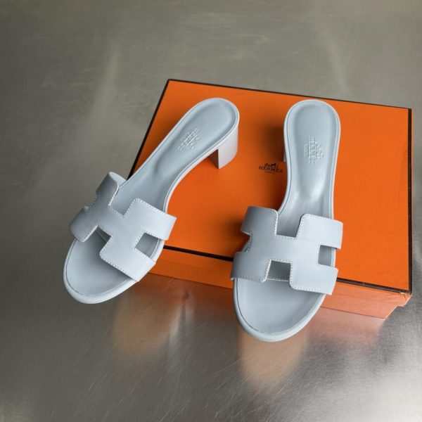 Sandali classici Hermès serie Oasis H, sandali con tacco grosso e cinturini, modello recentemente rinnovato (FFVQ5)
