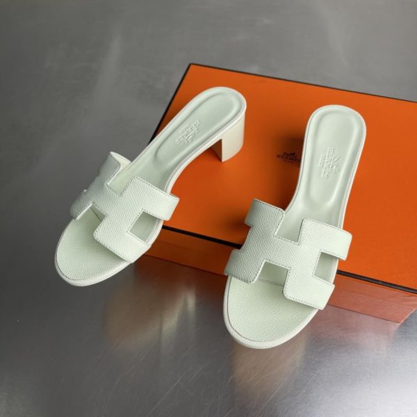 repliche,replica,perfette,siti di,affidabili,migliori siti,dove comprare,1:1,scarpe da ginnastica Sandali classici Hermès serie Oasis H, con tacco grosso, modello recentemente rinnovato (G1AK1)