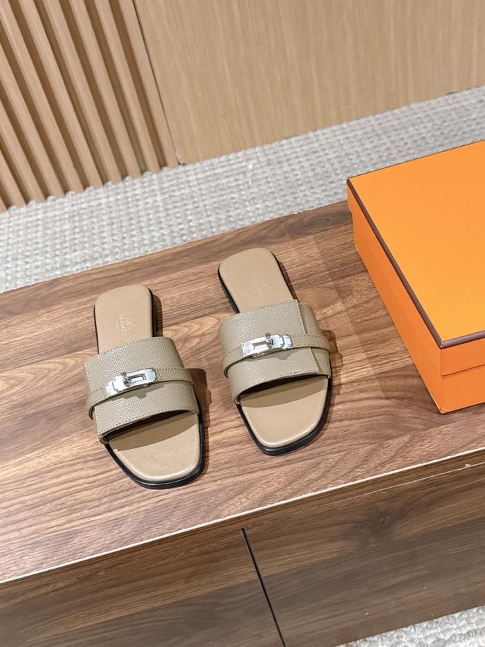 repliche,replica,perfette,siti di,affidabili,migliori siti,dove comprare,1:1,scarpe da ginnastica Ciabatte nuove HERMES Kelly Buckle (MYA6G)