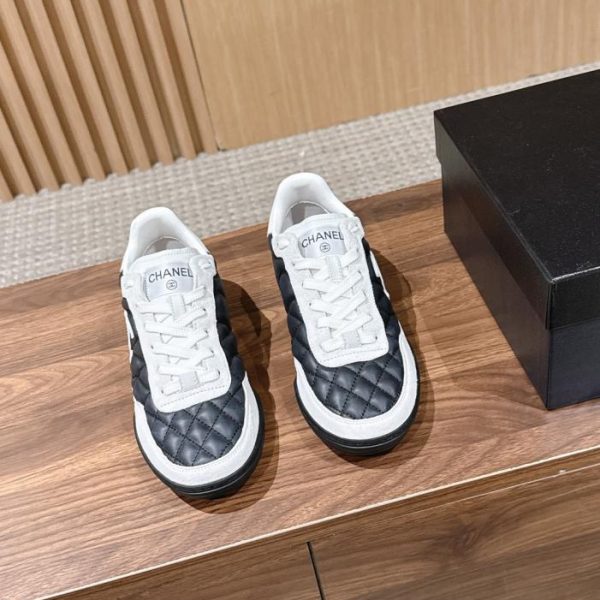 repliche,replica,perfette,siti di,affidabili,migliori siti,dove comprare,1:1,scarpe da ginnastica Sneakers CHANEL a blocchi di colore bianco e nero, inizio primavera (6AGV1)