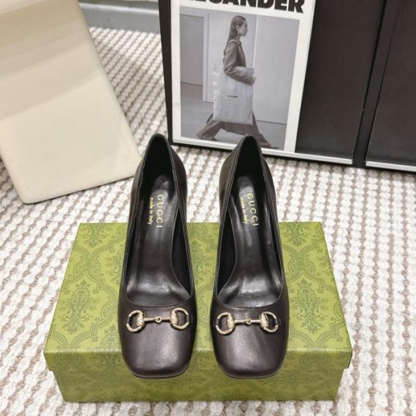 repliche,replica,perfette,siti di,affidabili,migliori siti,dove comprare,1:1,scarpe da ginnastica Nuovi arrivi Gucci Primavera/Estate: Décolleté con morsetto, pantofole, sandali, ballerine (5DI8C)