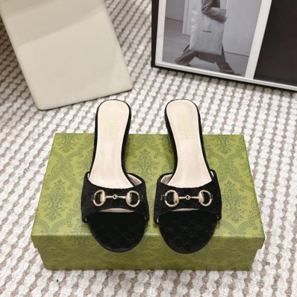 repliche,replica,perfette,siti di,affidabili,migliori siti,dove comprare,1:1,scarpe da ginnastica Novità Primavera/Estate Gucci: Ciabatte basse con tacco alto e fibbia in metallo GG (F8255)