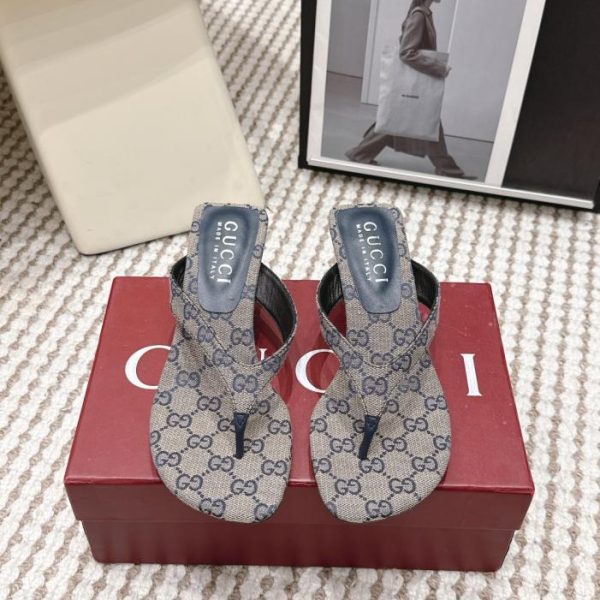 repliche,replica,perfette,siti di,affidabili,migliori siti,dove comprare,1:1,scarpe da ginnastica Infradito Gucci estive in tela GG (Z13F3)