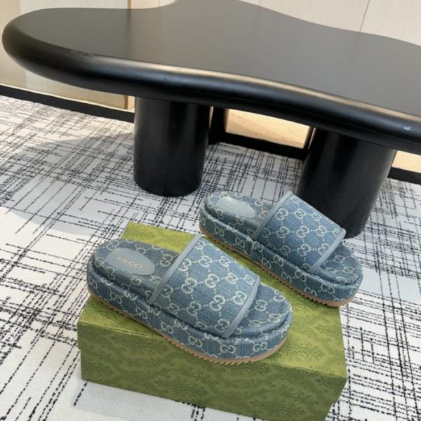 repliche,replica,perfette,siti di,affidabili,migliori siti,dove comprare,1:1,scarpe da ginnastica I nuovi sandali con plateau in edizione limitata di Gucci (6K1E8)
