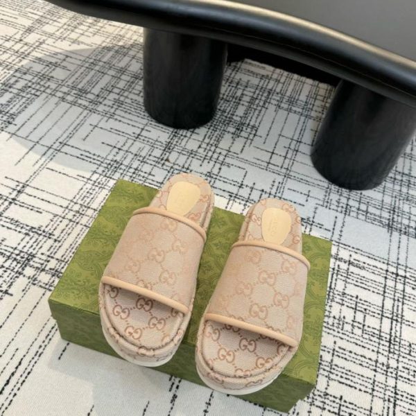 repliche,replica,perfette,siti di,affidabili,migliori siti,dove comprare,1:1,scarpe da ginnastica I nuovi sandali con plateau in edizione limitata di Gucci (K7XYC)
