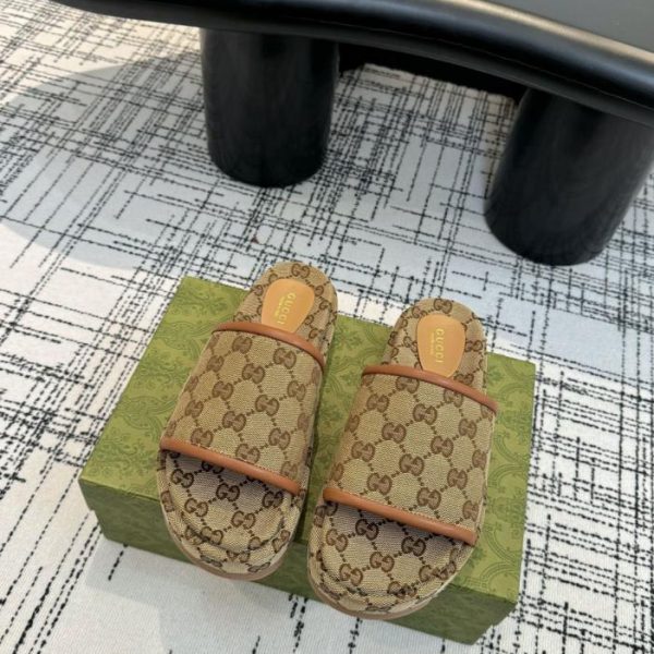 repliche,replica,perfette,siti di,affidabili,migliori siti,dove comprare,1:1,scarpe da ginnastica I nuovi sandali con plateau in edizione limitata di Gucci (N8G4Y)