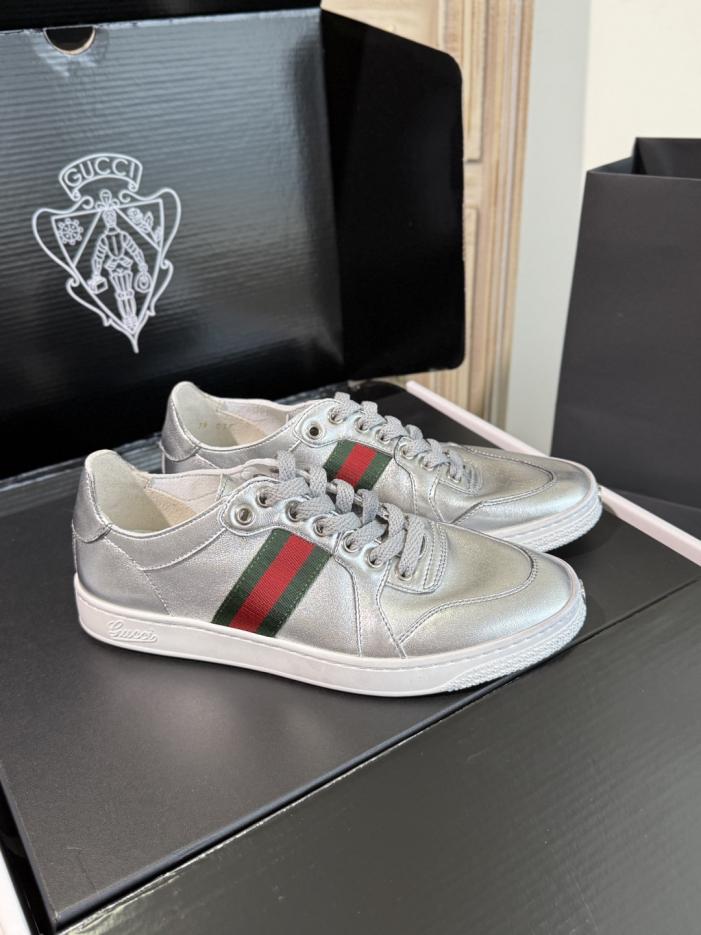 repliche,replica,perfette,siti di,affidabili,migliori siti,dove comprare,1:1,scarpe da ginnastica Scarpe da uomo Gucci Demna (649F8) replica di alta qualità disponibili tramite un personal shopper.