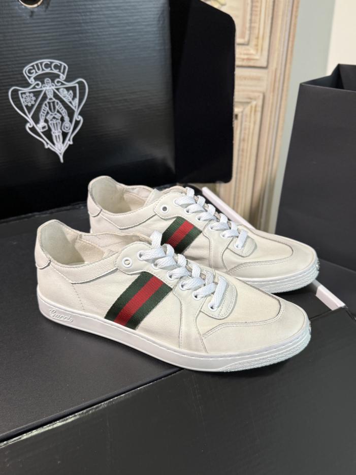 repliche,replica,perfette,siti di,affidabili,migliori siti,dove comprare,1:1,scarpe da ginnastica Scarpe da uomo Gucci Demna replica di alta qualità (NSVDE) disponibili tramite personal shopper.