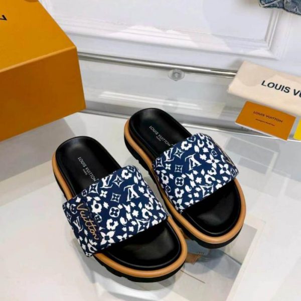repliche,replica,perfette,siti di,affidabili,migliori siti,dove comprare,1:1,scarpe da ginnastica Le ultime pantofole con logo in rilievo di Louis Vuitton (QJA32) sono l’articolo principale del negozio per le coppie.