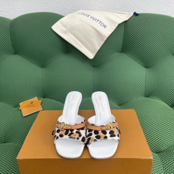 Nuovi sandali/ciabatte LV in pelle di cavallino con stampa leopardata (NTB20)
