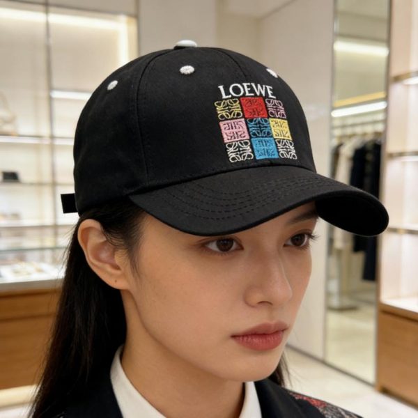 repliche,replica,perfette,siti di,affidabili,migliori siti,dove comprare,1:1,scarpe da ginnastica Cappellino da baseball LOEWE a nove quadrati ricamato, nero classico con logo anagramma color macaron (68AAQ8)